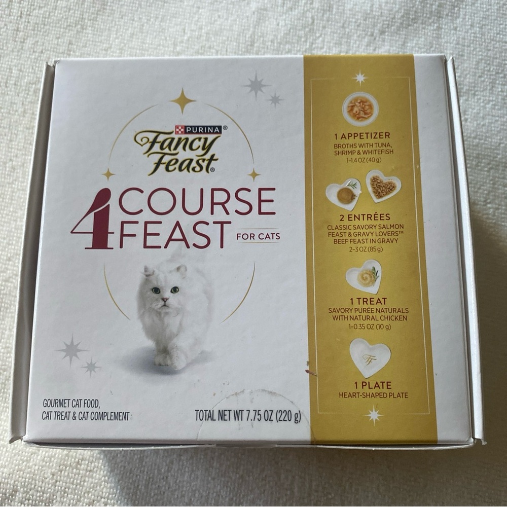 Fancy Feast 4 Course Feast Cat Dinner - White & Gold